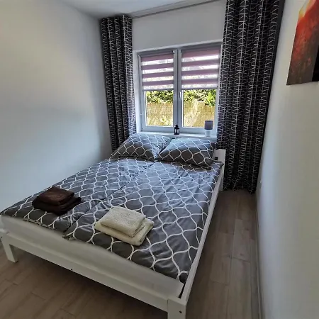 Br Apartment *