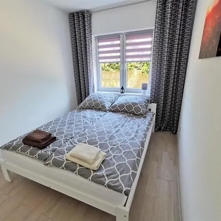 Br Apartment *
